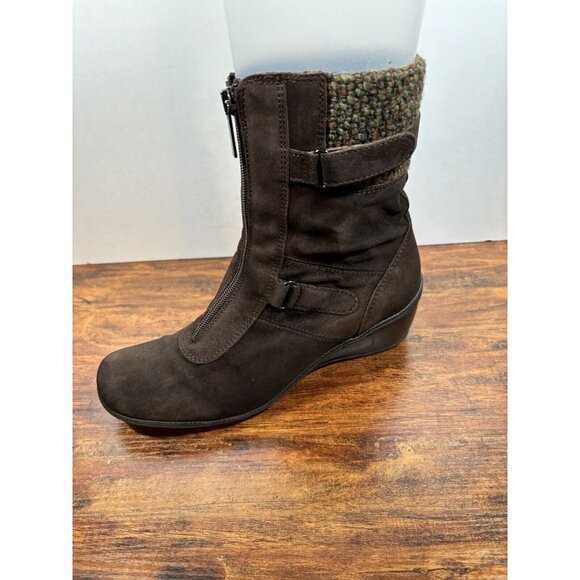 Aquatalia Womens Size 7.5 Brown Suede Ankle Boots Hidden Wedge Zipper‎ Shoes - Picture 6 of 9
